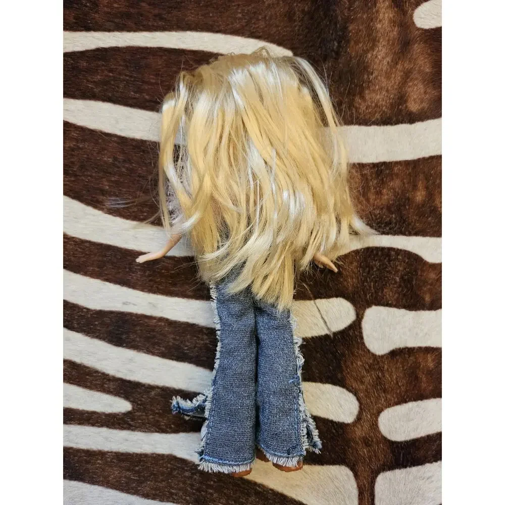 Vintage 2001 Bratz Cloe Doll